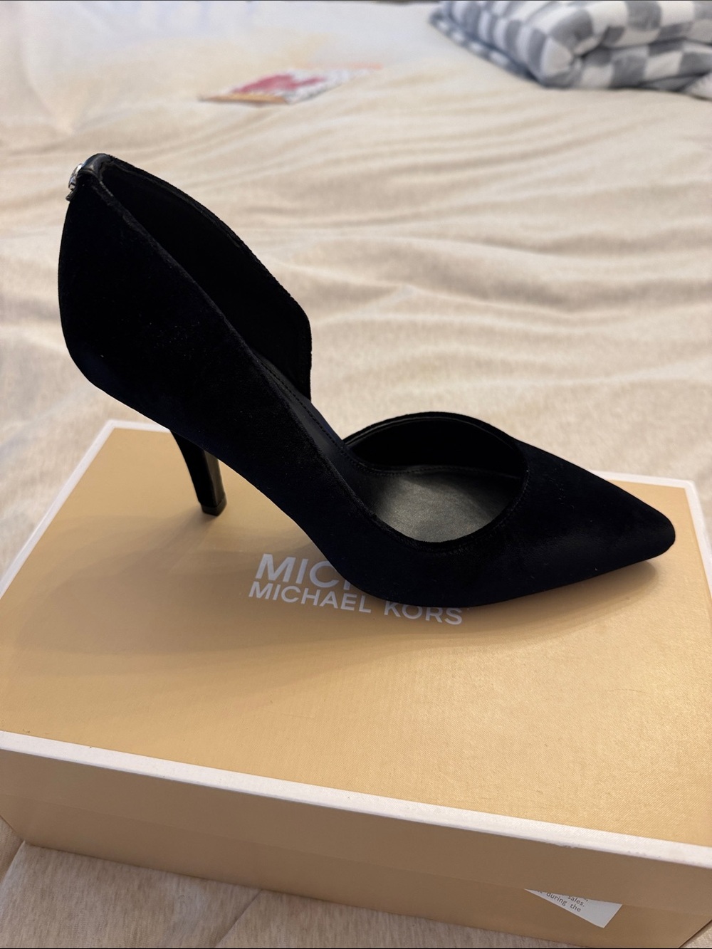 MICHAEL Michael Kors Black Pointed D'Orsay Mid Heel